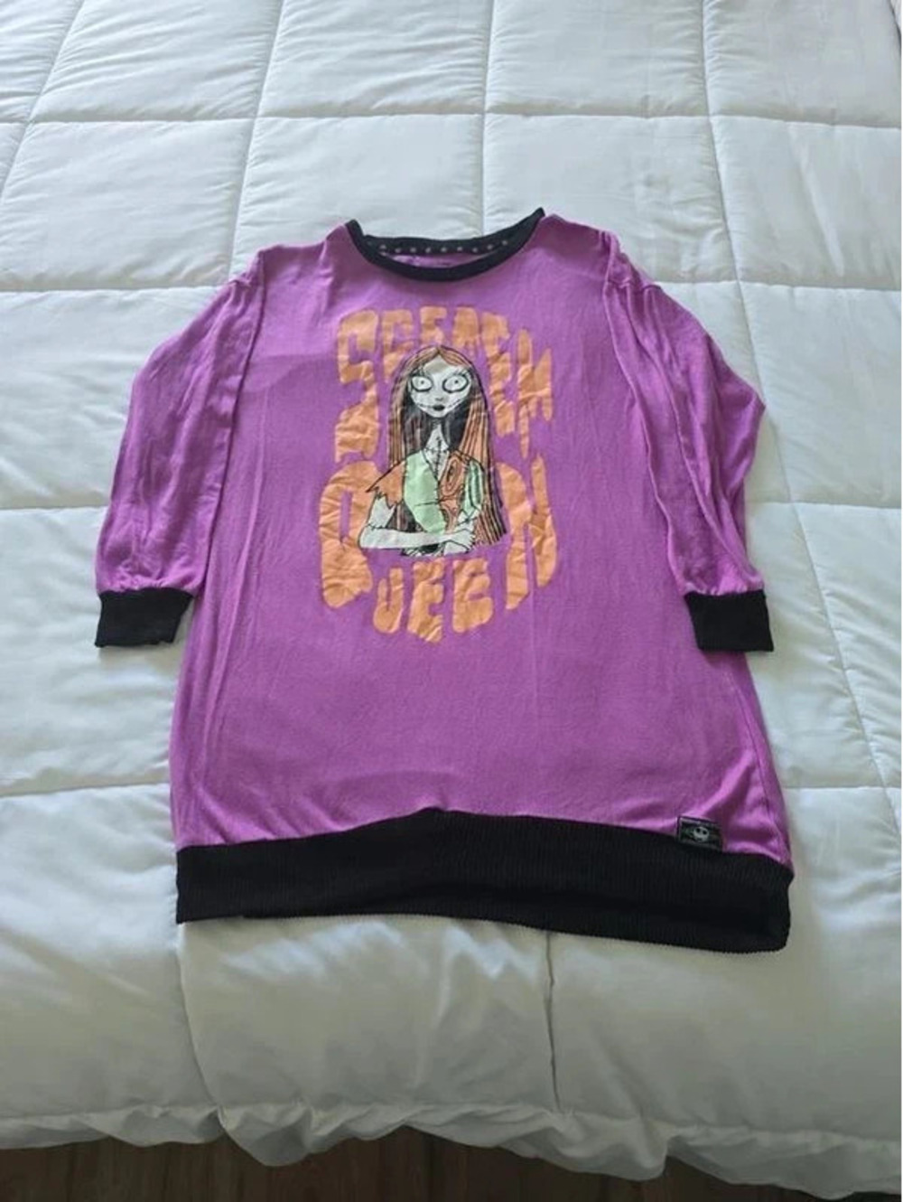 Woman's nightmare before Christmas pajshiry